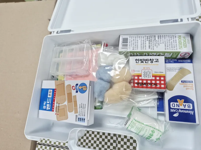 안양시노인종합복지관 구급키트·의약품 기부 사진 5